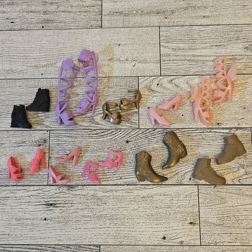 Mattel Barbie Accessories Lot Of Shoes 10 Pair Heels Multicolored Fashionista